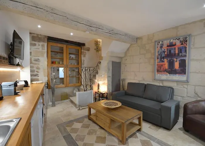 Charmante Petite Maison Donnant Sur Les Arenes